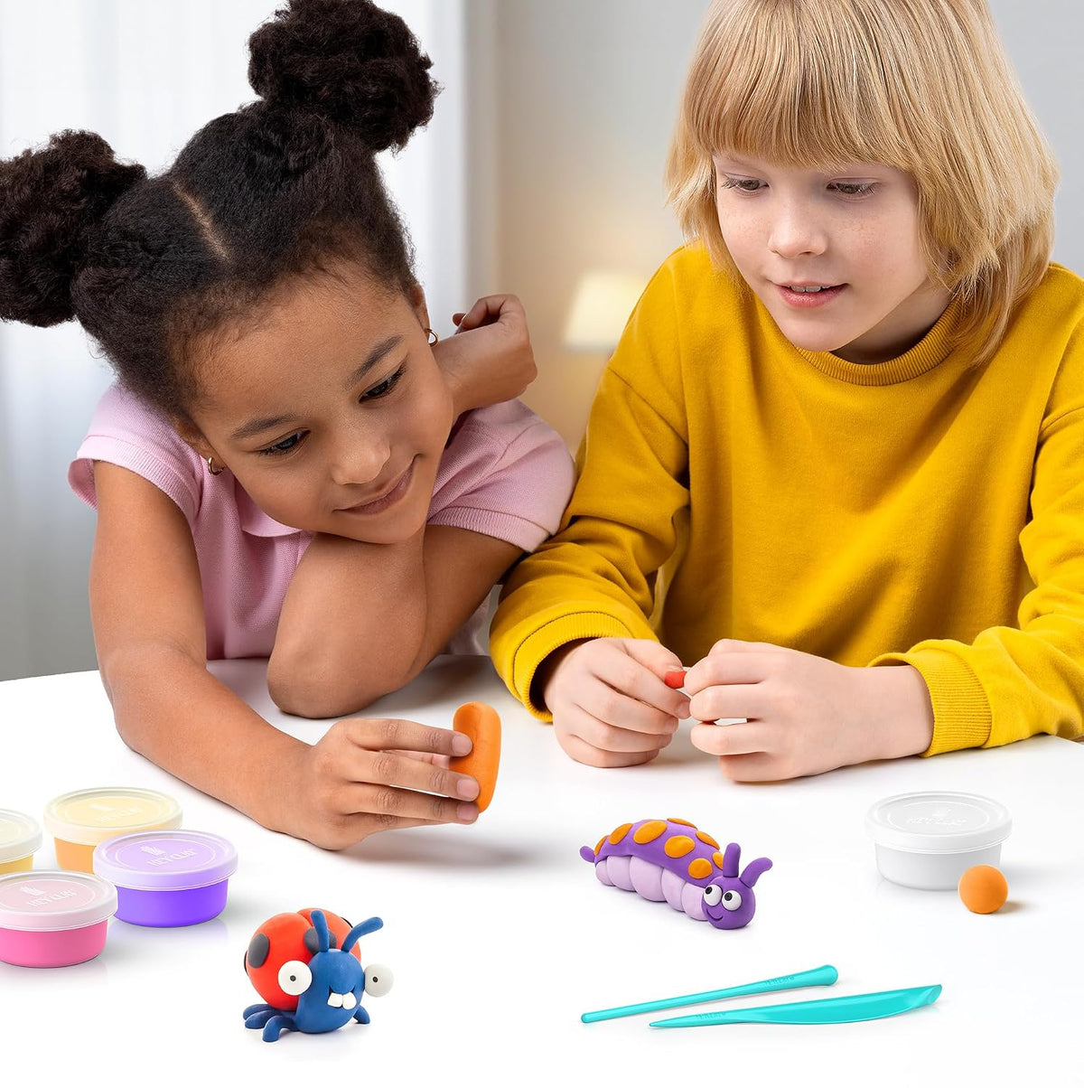 Hey Clay - MINIONS Colourful modelling air-dry clay, 15 cans with fun interactive app for kids 3 years +