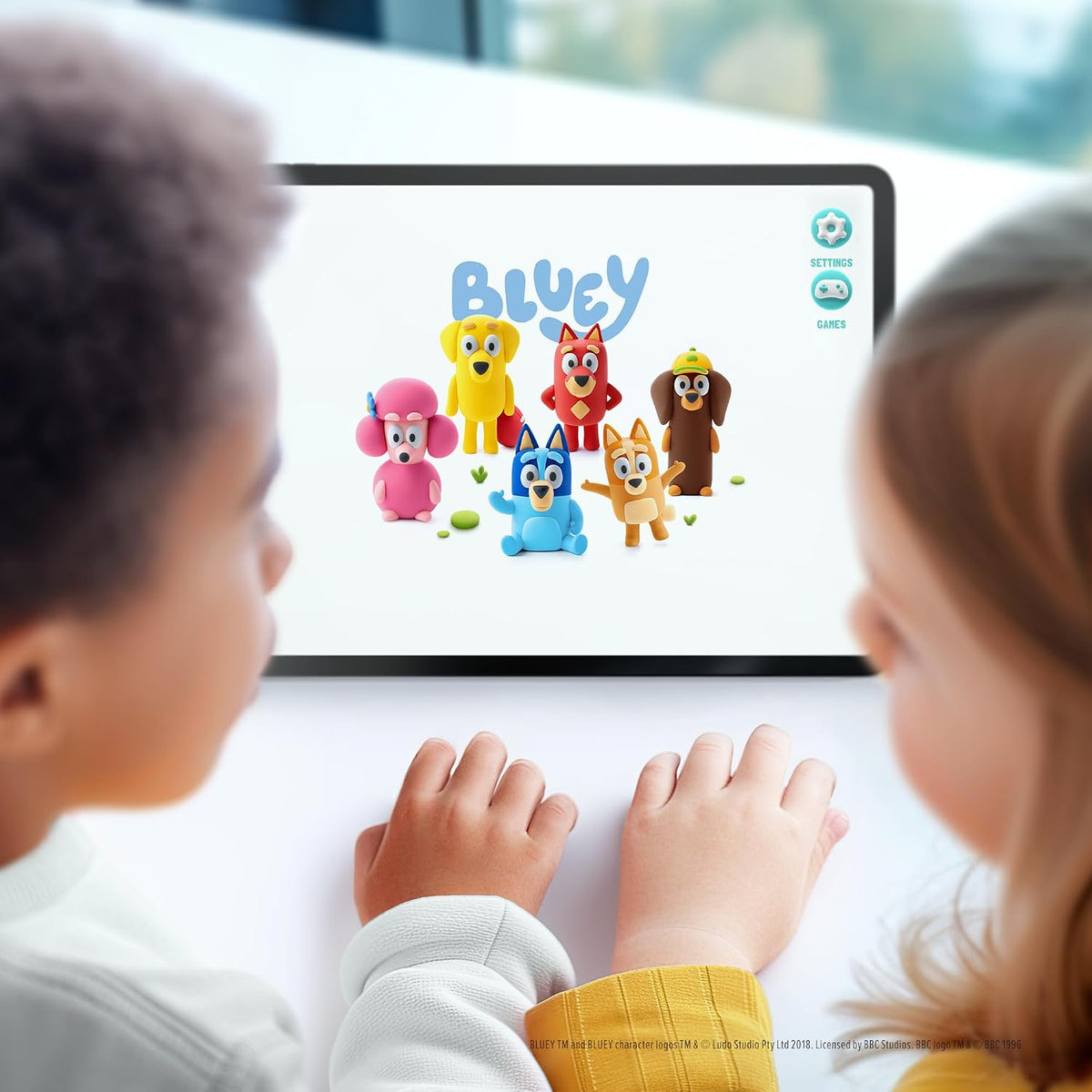Hey Clay - Bluey & Friends, Colorful modeling air-dry clay, 15 cans, Series Collections, with fun interactive app for kids aged 3+ years.