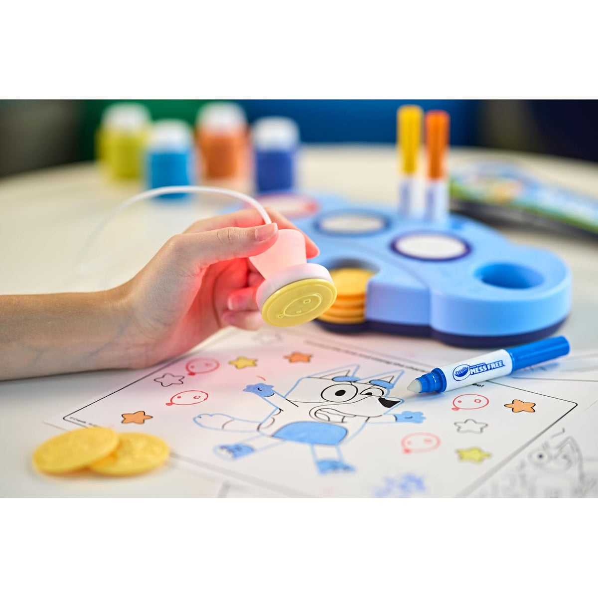 Crayola Color Wonder Mess Free Light-Up Stamper Bluey Set – 10 Stamps, 3 Ink Pads, 18 Activity Pages & Markers | No-Mess Coloring Kit with Light-Up Stamper | Safe, Non-Toxic Gift for Kids Ages 3+